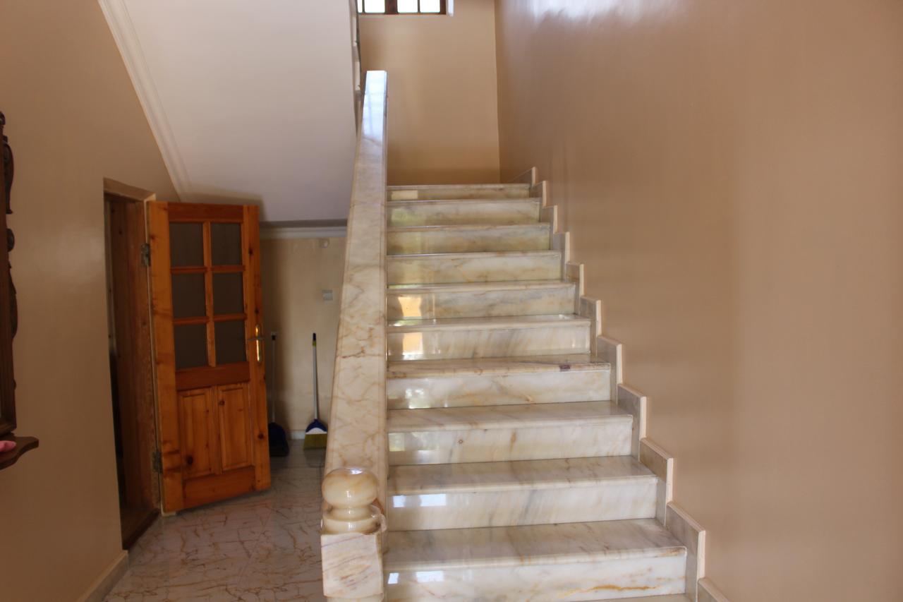 Guest House Lazika ساربي المظهر الخارجي الصورة