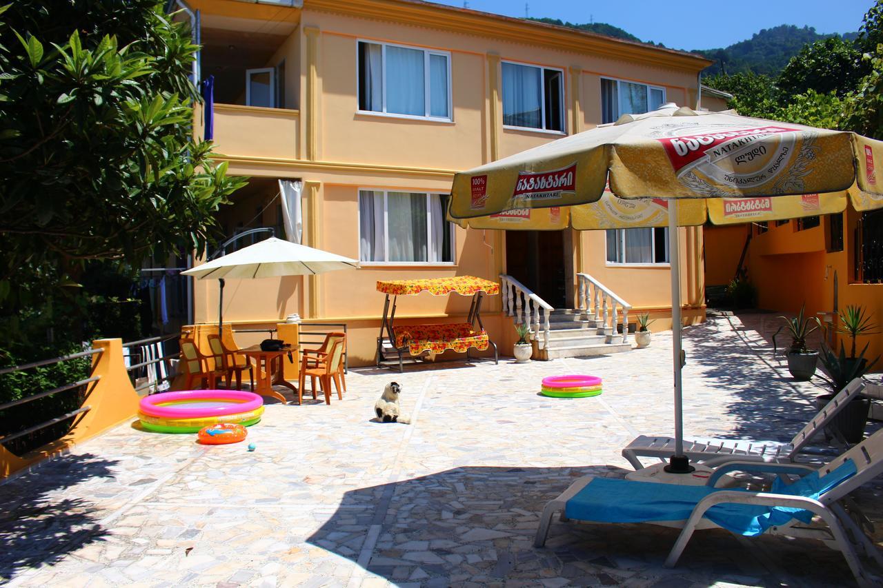 Guest House Lazika ساربي المظهر الخارجي الصورة